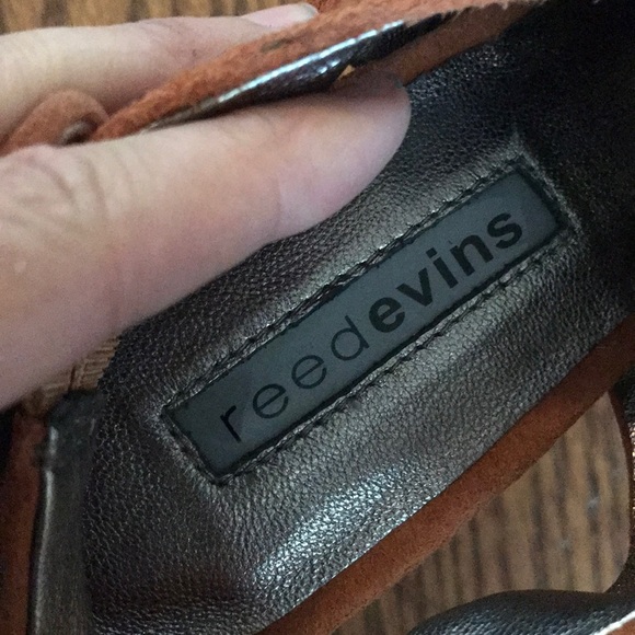 Three inch heels size 9. Suede - Picture 2 of 7